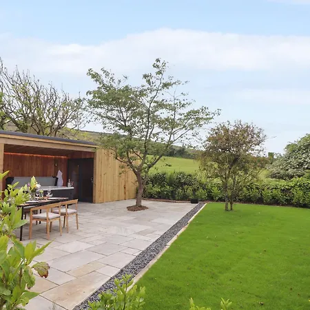Holiday home Carn House *